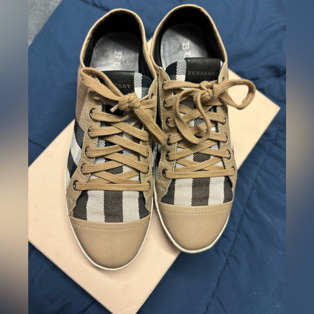 Authentic Vintage Burrbery women shoes